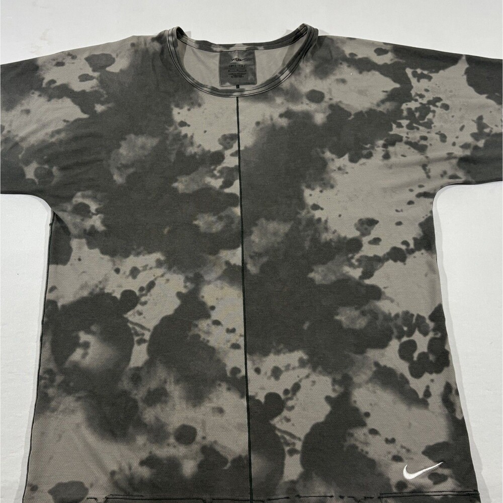 Nike T-Shirt Mens Dri-FIT All Over Print Short Sleeve Yoga Top Tie Dye Gray Sz M - Picture 2 of 12